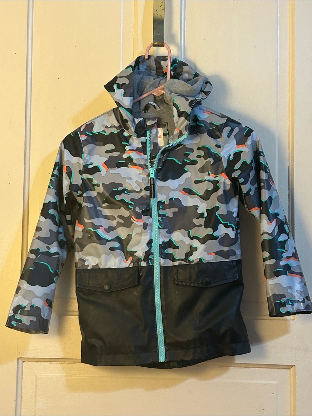 Kids Camouflage Hooded Rain Jacket - Gray/Black
